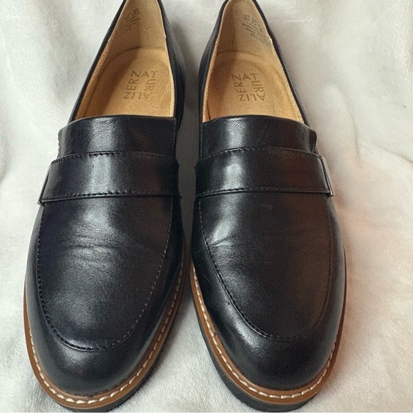 Naturalizer Adiline black leather lug sole loafer - Picture 3 of 11